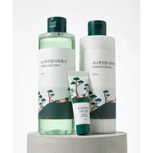 ROUNDLAB [오직무신사뷰티][SET] 소나무 진정 시카 토너 250ml + 로션 250ml (+소나무 크림 10ml 증정)